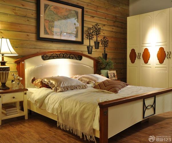 90平米田园风格卧室木质墙面装修效果图片
